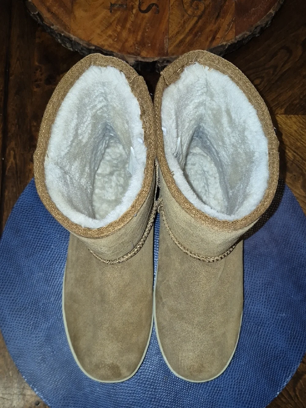 Minnetonka Womens Olympia Short Boots in Golden Tan Size 8M (#1032s)